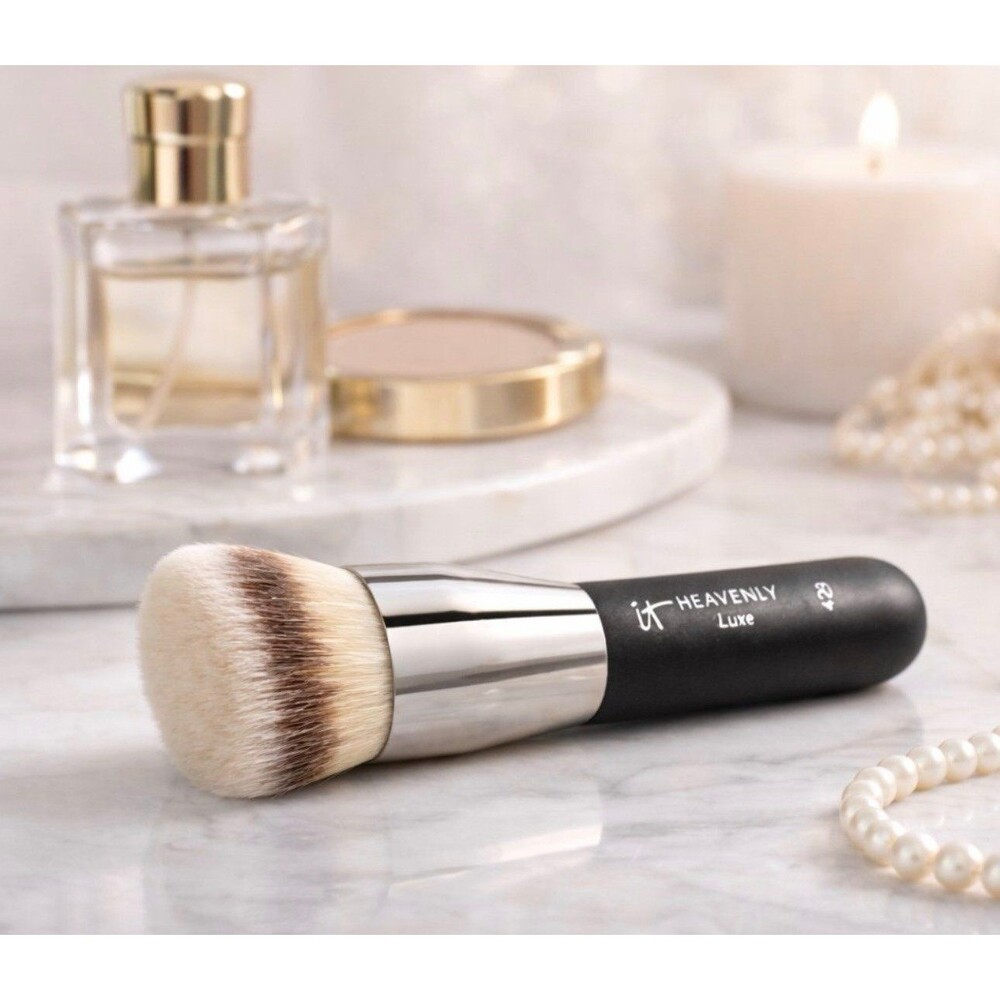 Heavenly Luxe No 29 Foundation Brush - Picture 4 of 7